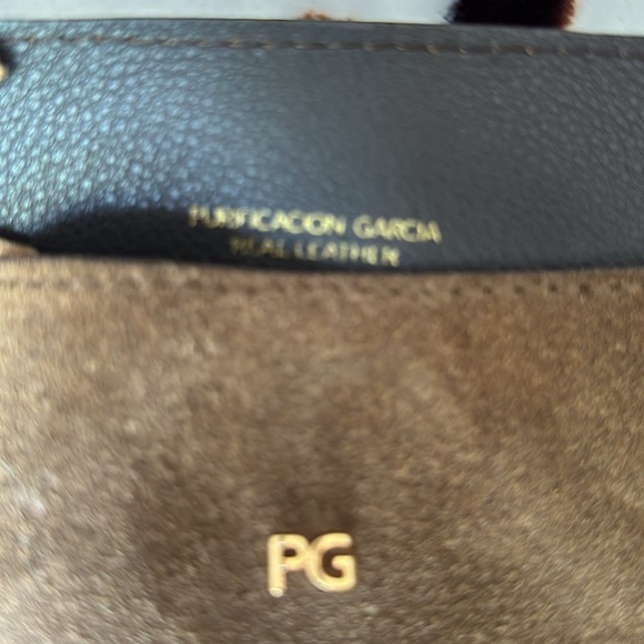 Brown suede leather with fringe. - Picture 2 of 7